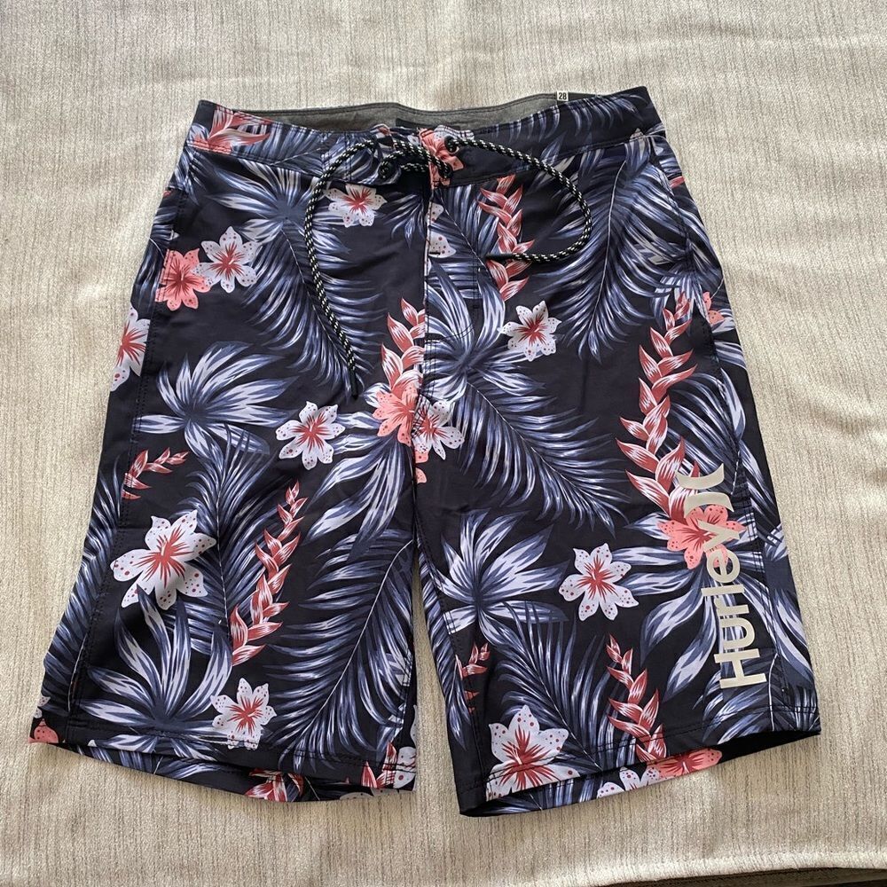 NWT Hurley Aloha Floral 20" Length Board Shorts Size 28 Reflective 3M Logo